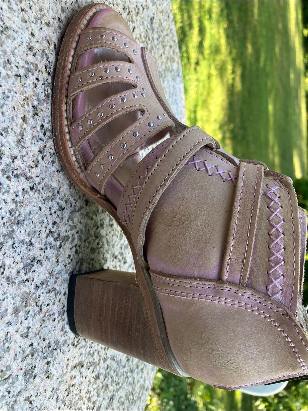 FreeBird Connor Pink / Blush Studded Open-Toe Sandals 7 - Picture 6 of 14